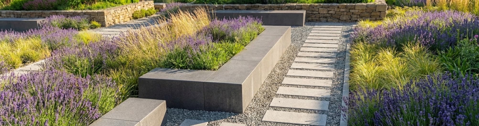 Gewerbliche Außenanlage – Pflasterarbeiten von Grünschnitt by Amini